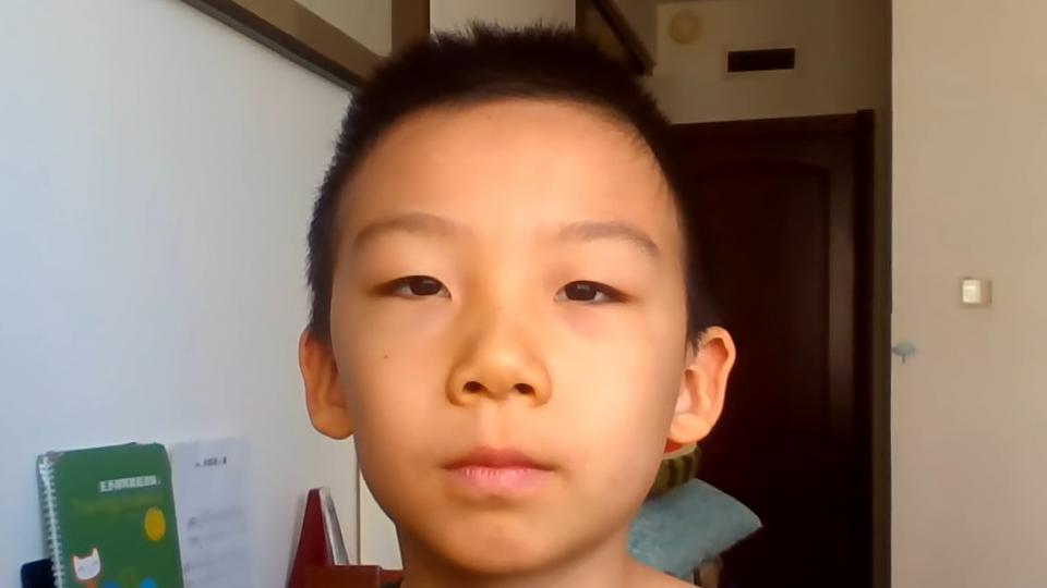 如何让机器人变轻?  我认为人比机器人灵活。