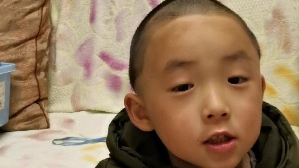 每天送我的上学的路上的状况是:汽车行驶速度是40km/h；一年内温度变化状况是零下3度-零上30度；能见度状况是50m-200m；无气状况是晴天、多云、阴天、雷雨、下雪